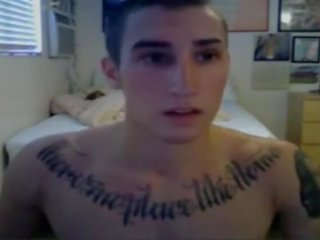 Delightful tatuado hunk- parte 2 en gayboyscam.com